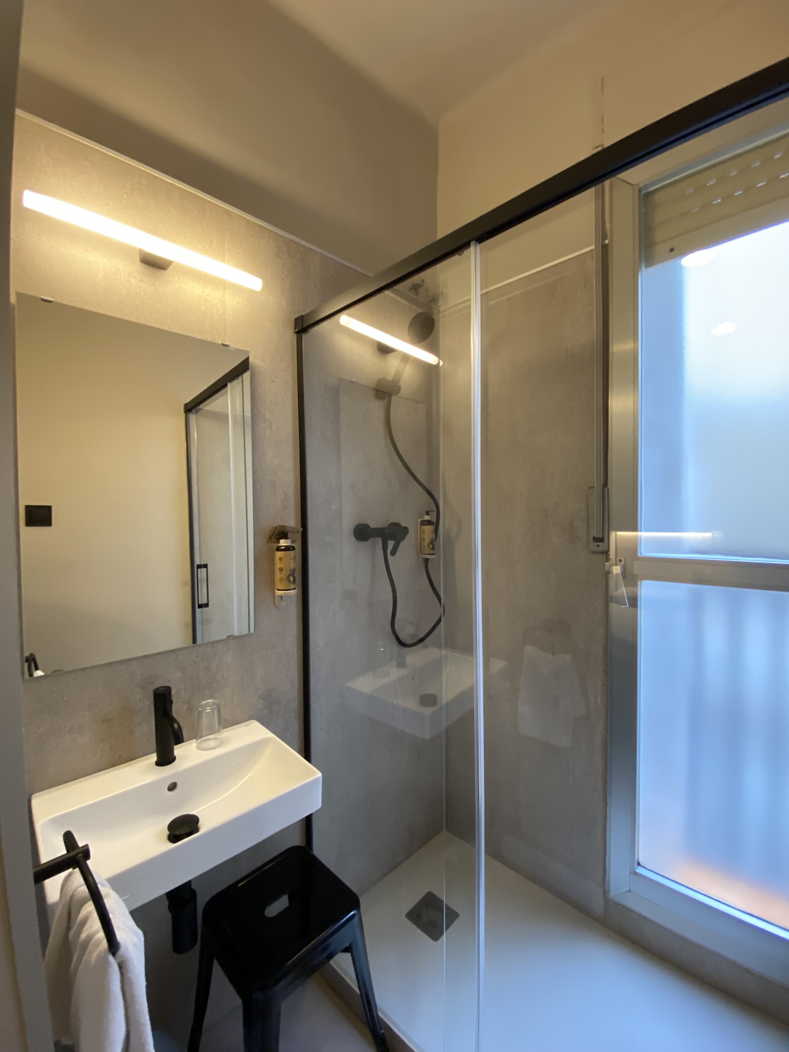 Hostal Coral Barcelona baño 209